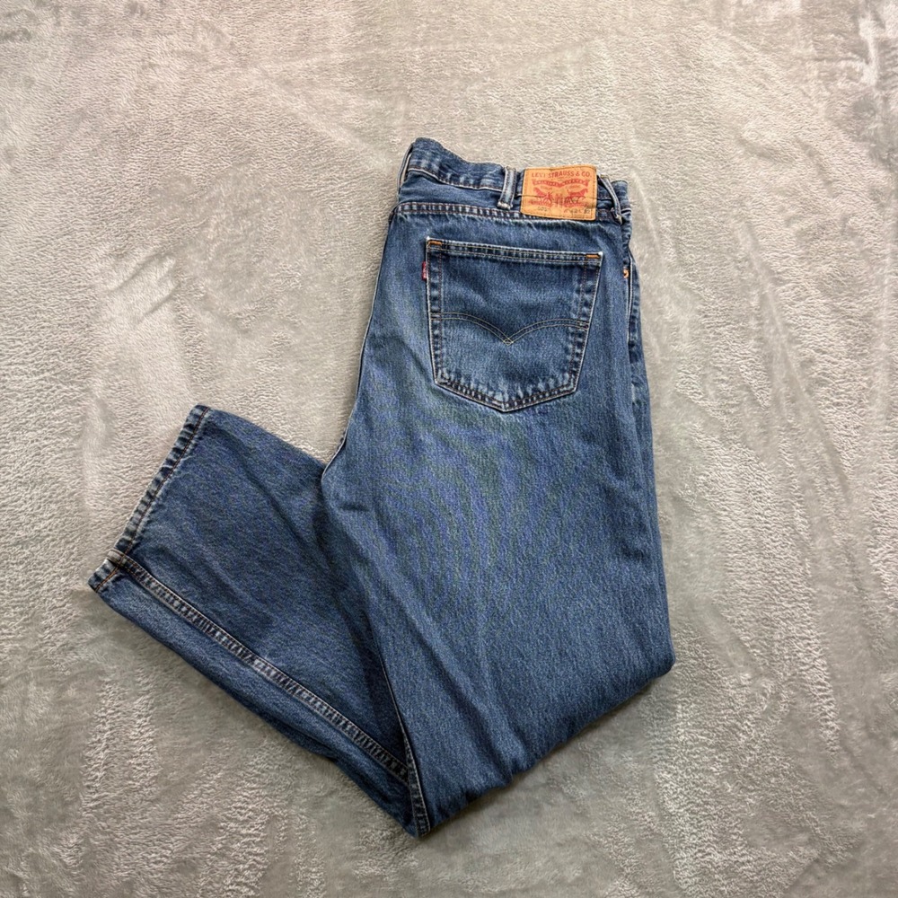 Levi's 505 Regular Fit Jeans Mens 42x32 Blue Medium Wash Straight Leg Denim